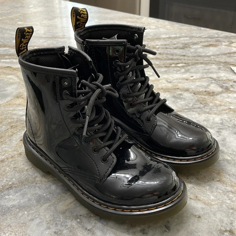 Dr. Martens YOUTH 1460 PATENT LEATHER LACE UP BOOTS size 2